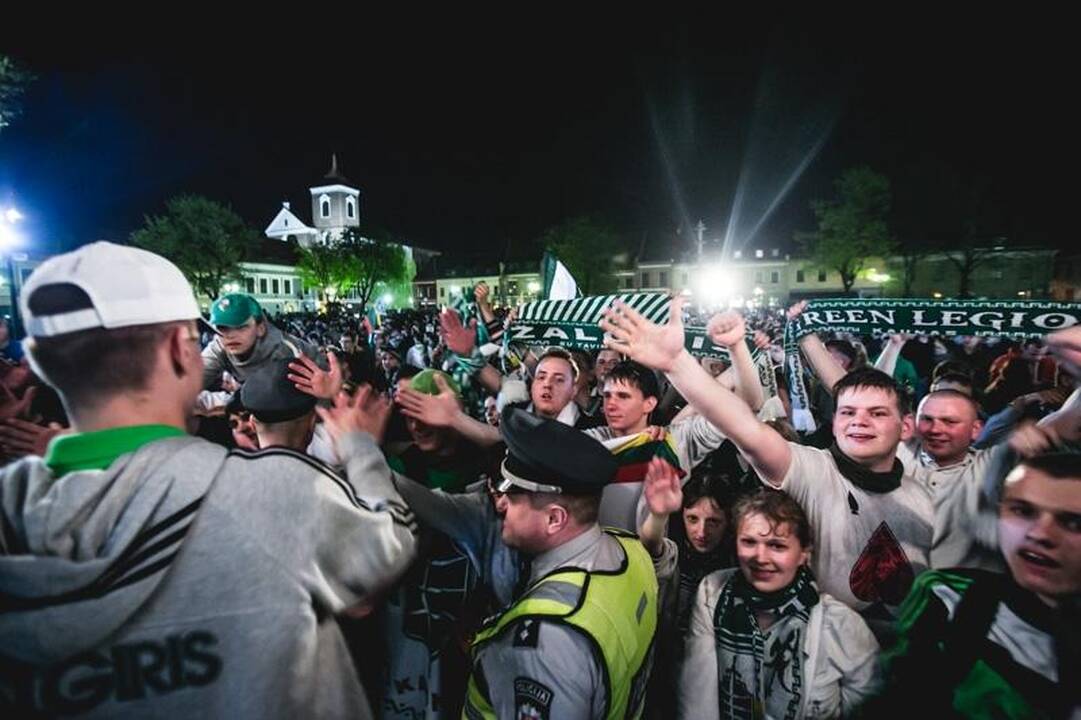 Pirmieji  “Mados infekcijos” akordai