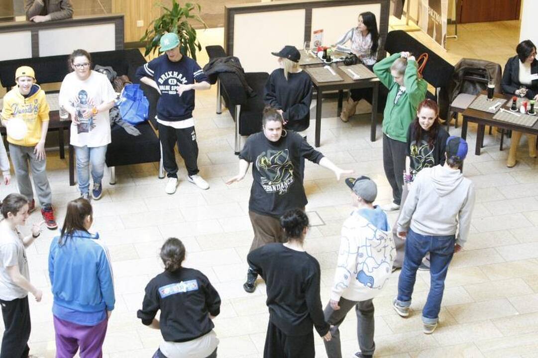 Modernioje parodoje – visko po truputį  