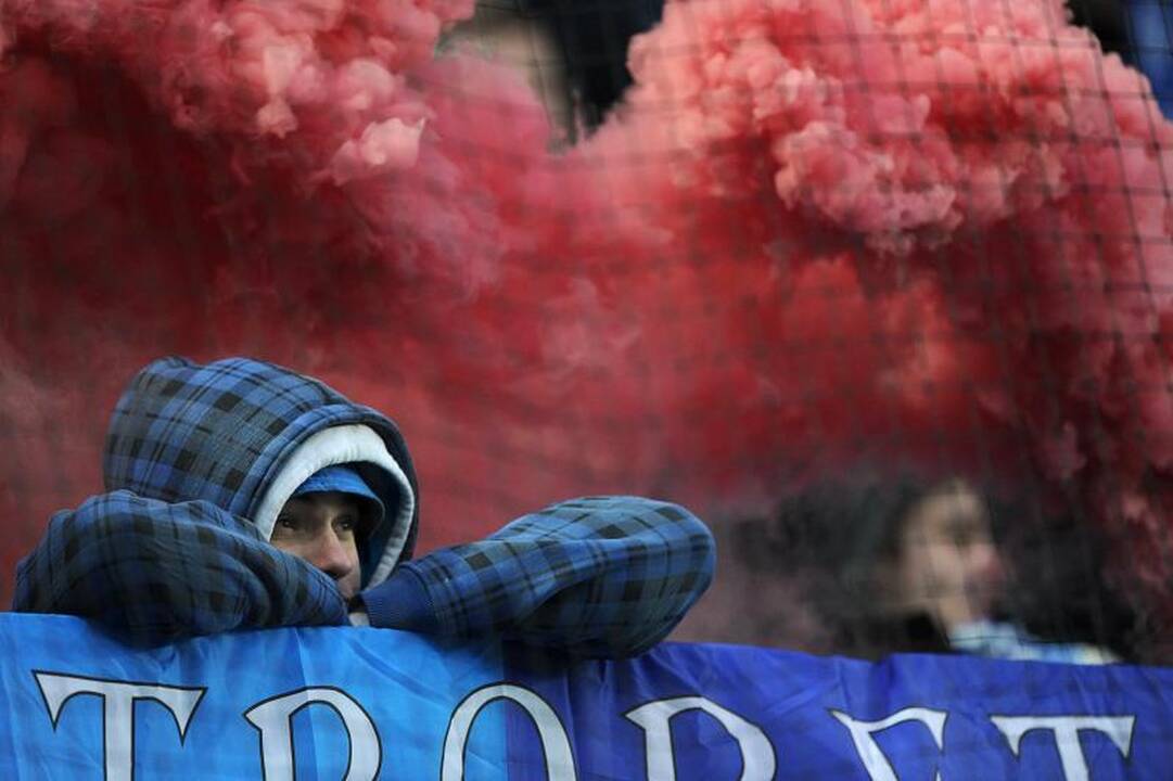 Vartininką sužeidusi aistruolė petardą atsinešė savo genitalijose