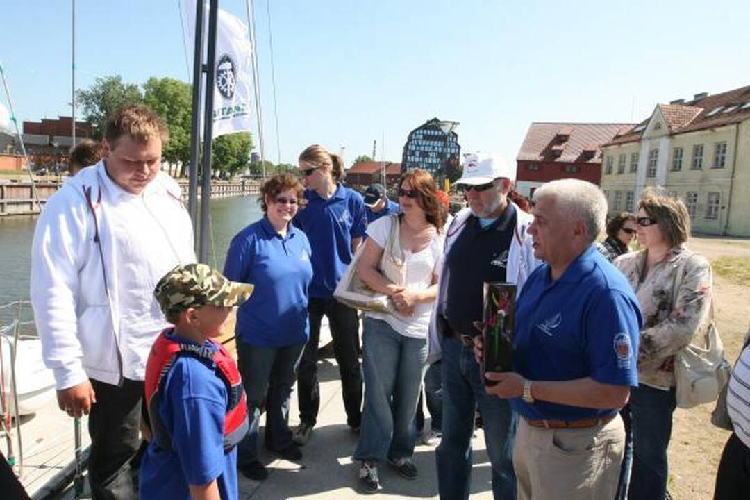 „Lietuva“ pakėlė bures į regatą "The Tall Ships Races“