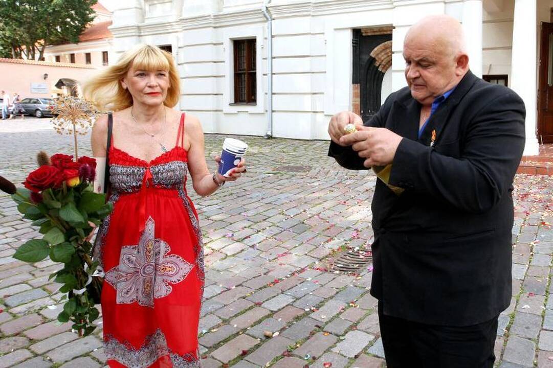 Garsūs Kauno poetai švenčia sidabrinių sutuoktuvių jubiliejų