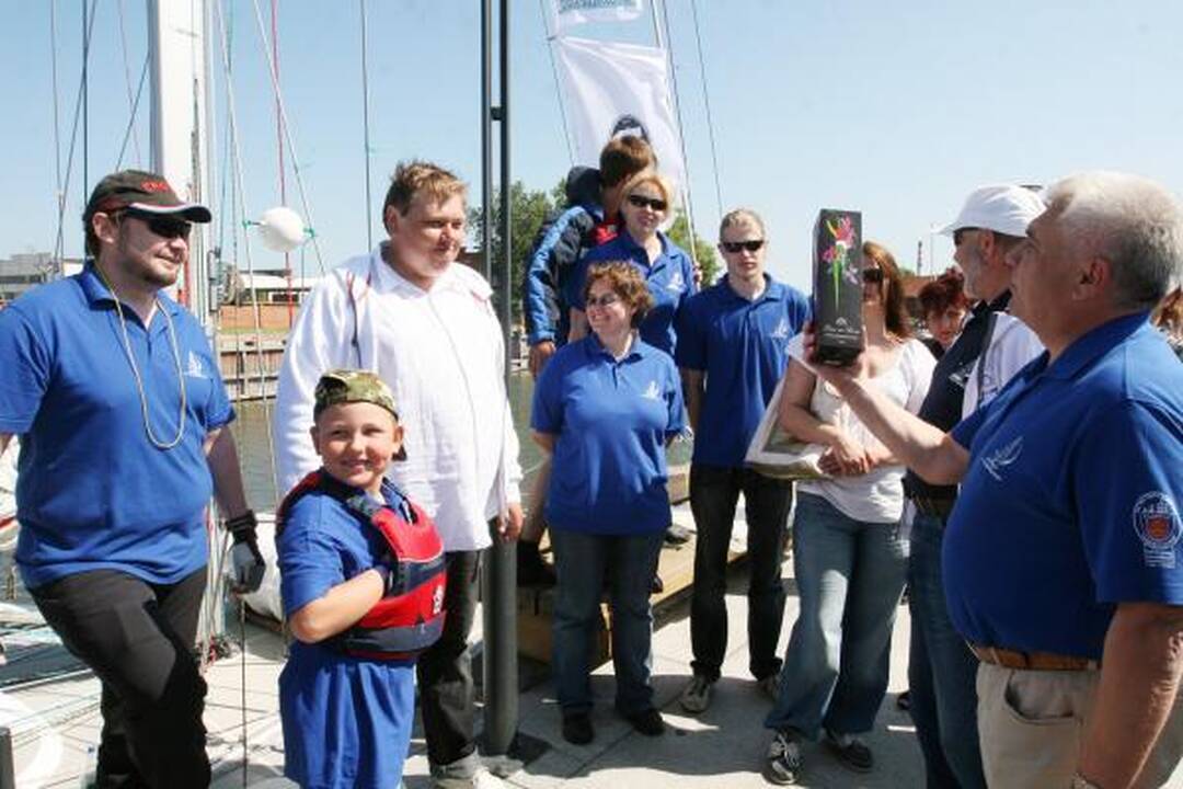 „Lietuva“ pakėlė bures į regatą "The Tall Ships Races“