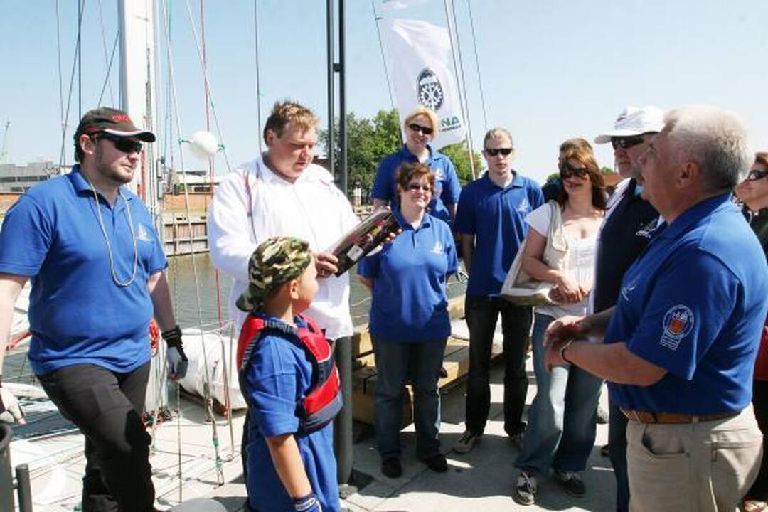 „Lietuva“ pakėlė bures į regatą "The Tall Ships Races“