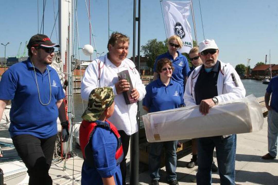 „Lietuva“ pakėlė bures į regatą "The Tall Ships Races“