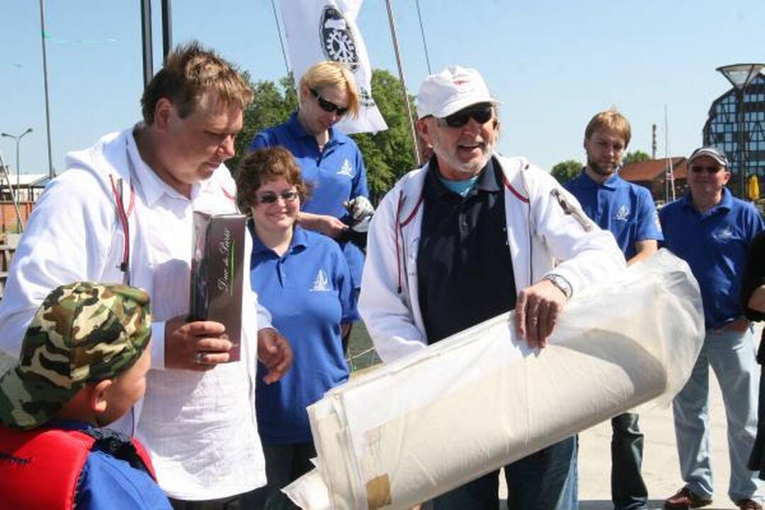 „Lietuva“ pakėlė bures į regatą "The Tall Ships Races“