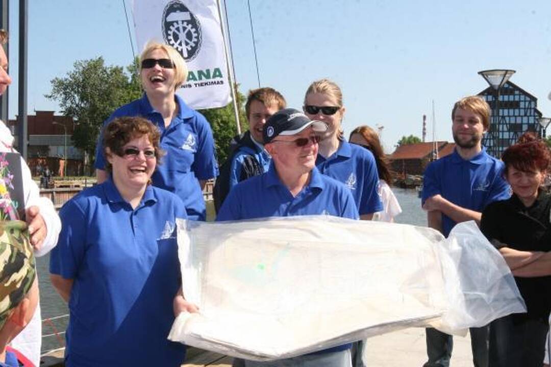 „Lietuva“ pakėlė bures į regatą "The Tall Ships Races“
