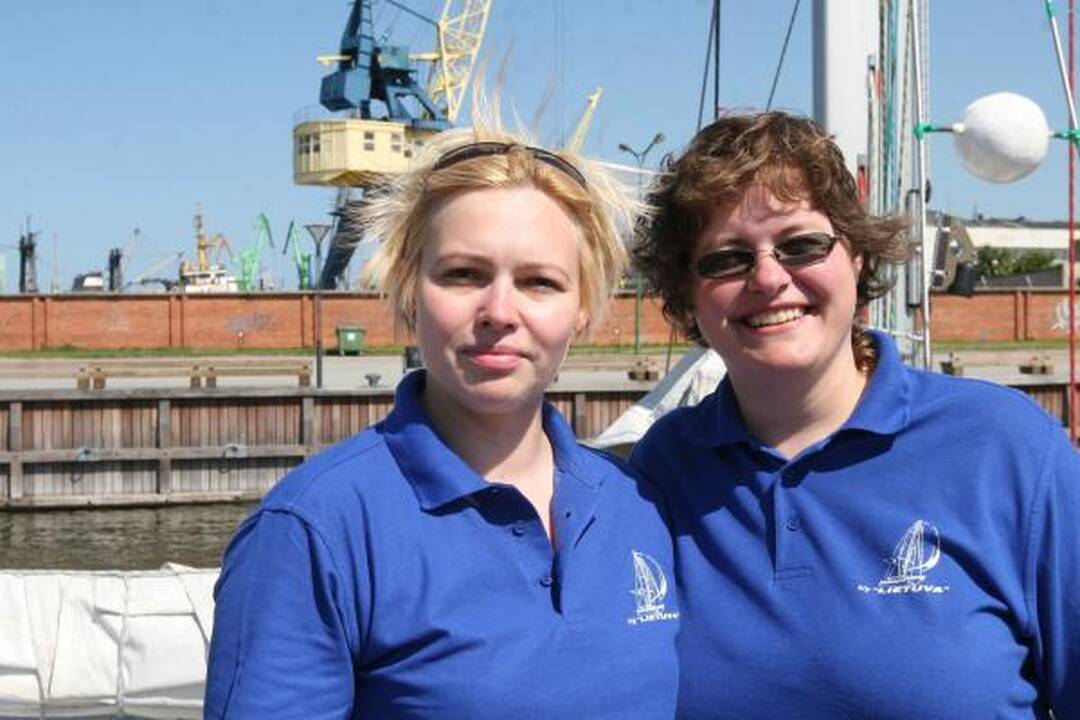 „Lietuva“ pakėlė bures į regatą "The Tall Ships Races“