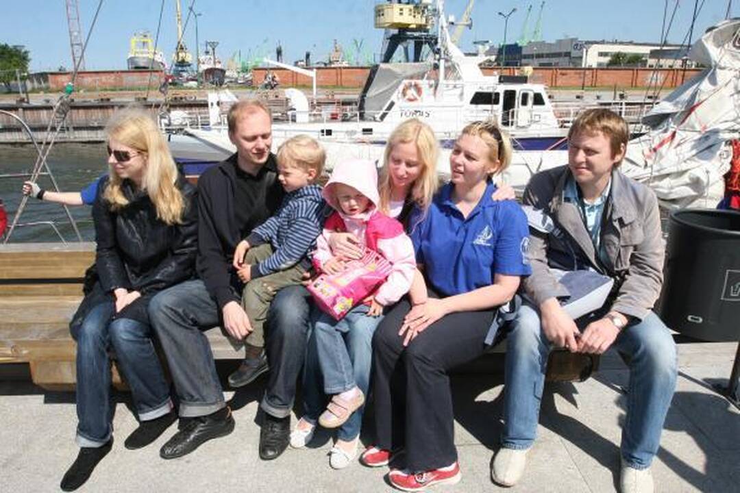 „Lietuva“ pakėlė bures į regatą "The Tall Ships Races“