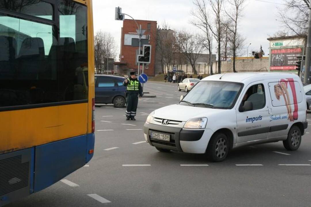 Per susidūrimą su dujų avarinės tarnybos automobiliu nukentėjo kūdikis