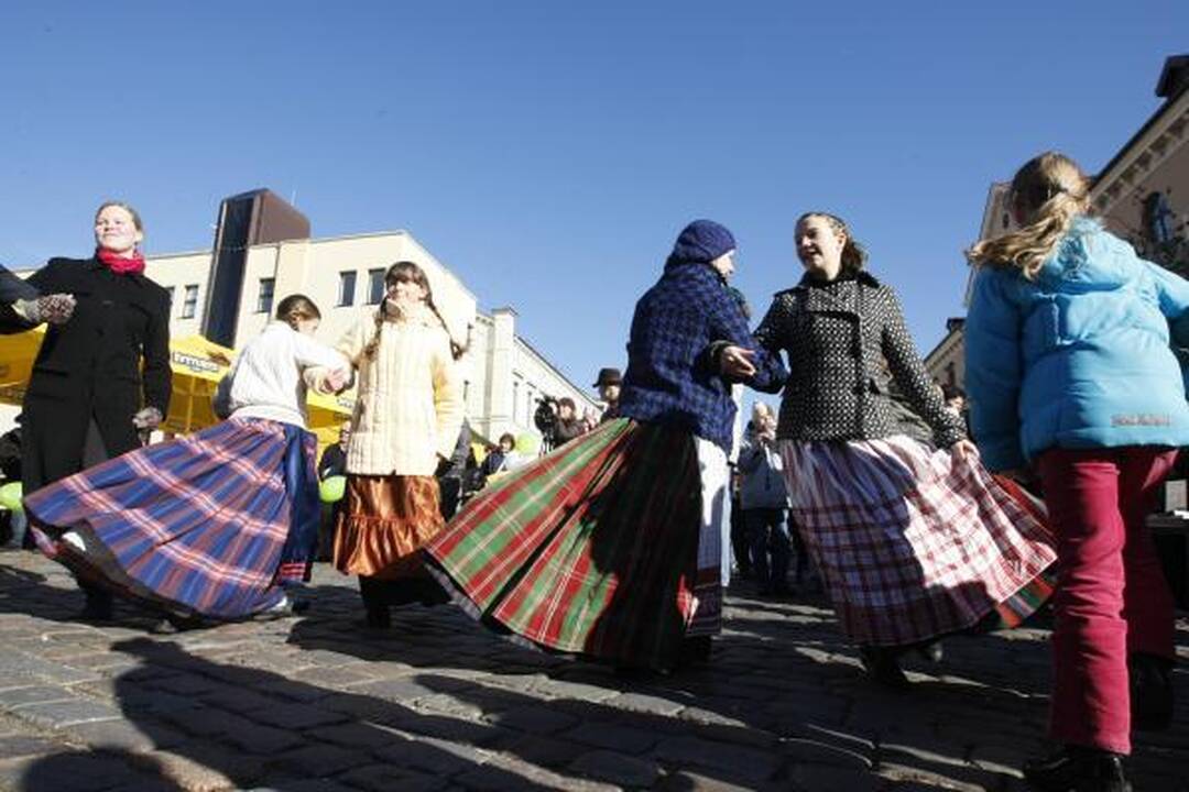 "Klaipėdos" jubiliejų miestiečiai šventė "Saulėto rudens" šventėje 