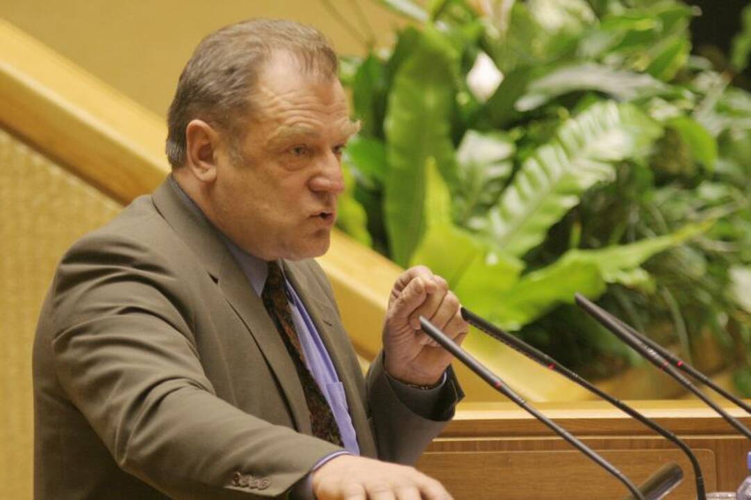 Mirė Seimo narys Julius       Veselka   