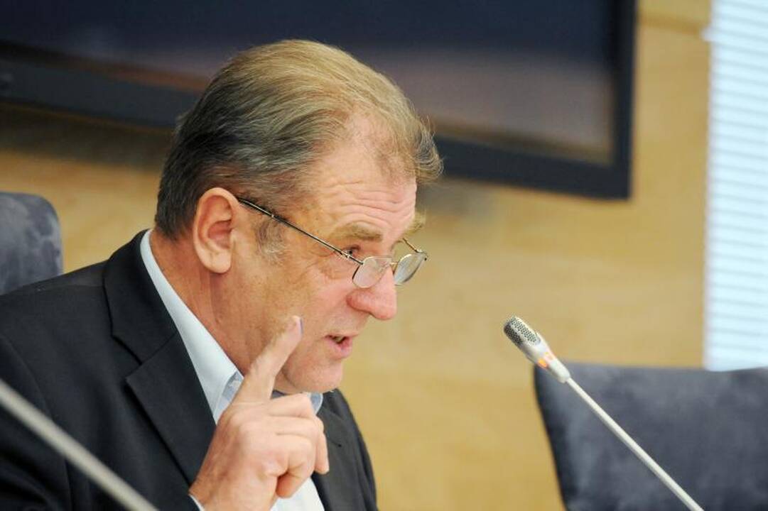 Mirė Seimo narys Julius       Veselka   