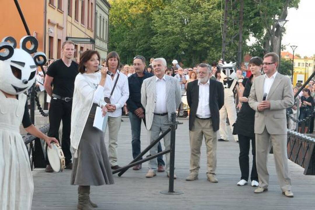 Vaiduoklio skulptūra – su staigmenomis