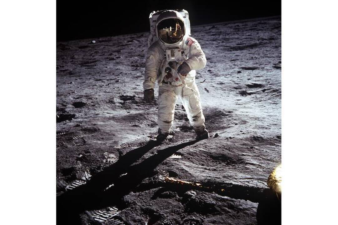 Mirė N.Armstrongas, tapęs pirmu Mėnulyje išsilaipinusiu žmogumi