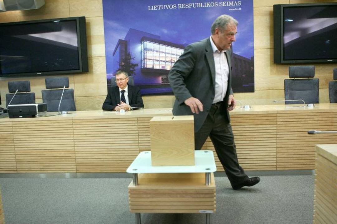 Mirė Seimo narys Julius       Veselka   
