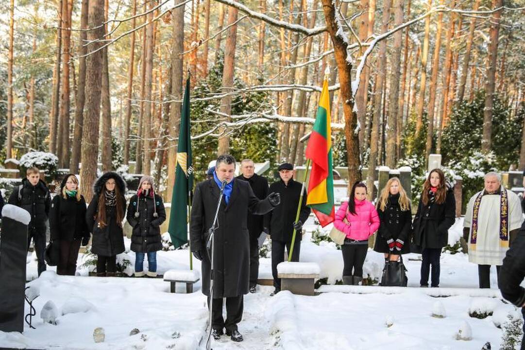 Petrašiūnų kapinėse įamžintas Lietuvos pirmojo premjero atminimas