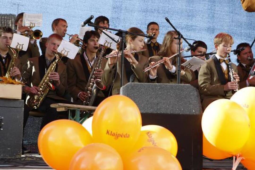 "Klaipėdos" jubiliejų miestiečiai šventė "Saulėto rudens" šventėje 