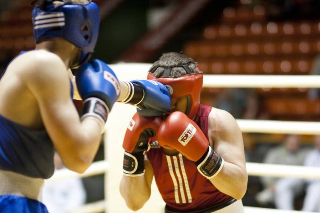 Dar trys lietuviai iškovojo pergales Europos jaunimo bokse