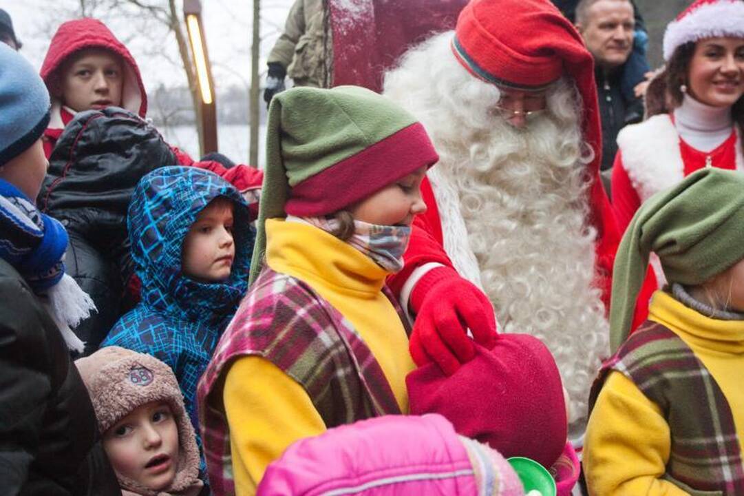 Kalėdų senis iš Laplandijos į Anupriškes atvežė pūgą