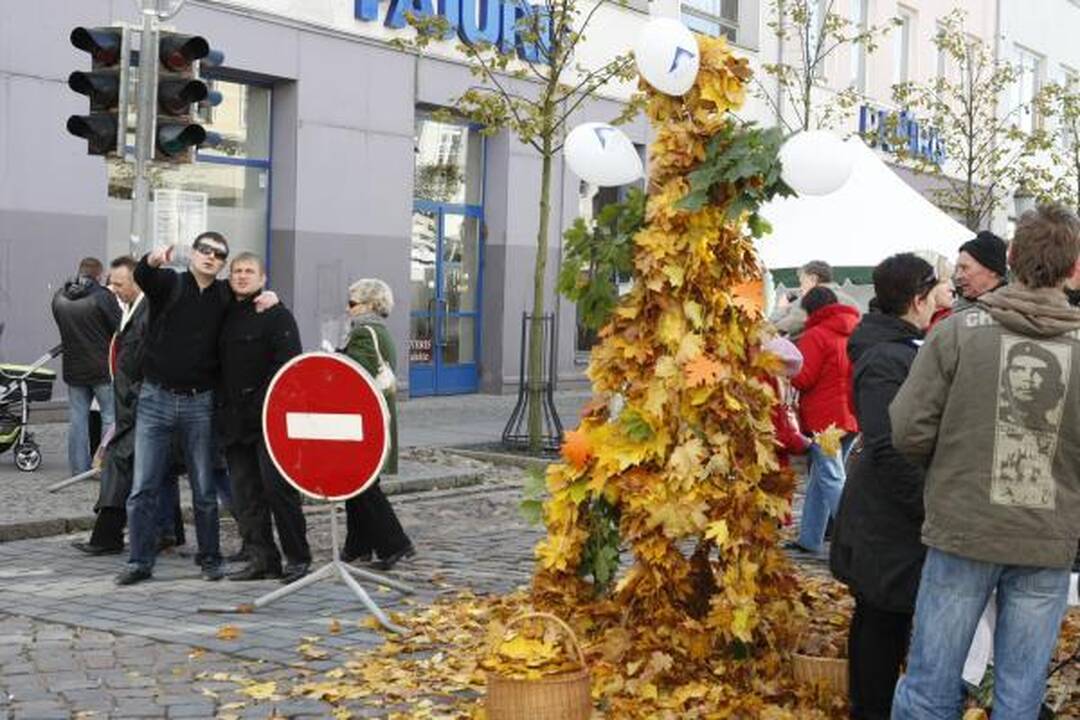 "Klaipėdos" jubiliejų miestiečiai šventė "Saulėto rudens" šventėje 