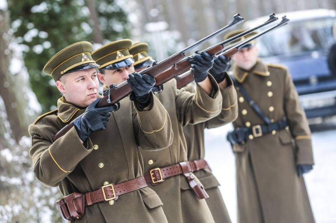 Petrašiūnų kapinėse įamžintas Lietuvos pirmojo premjero atminimas