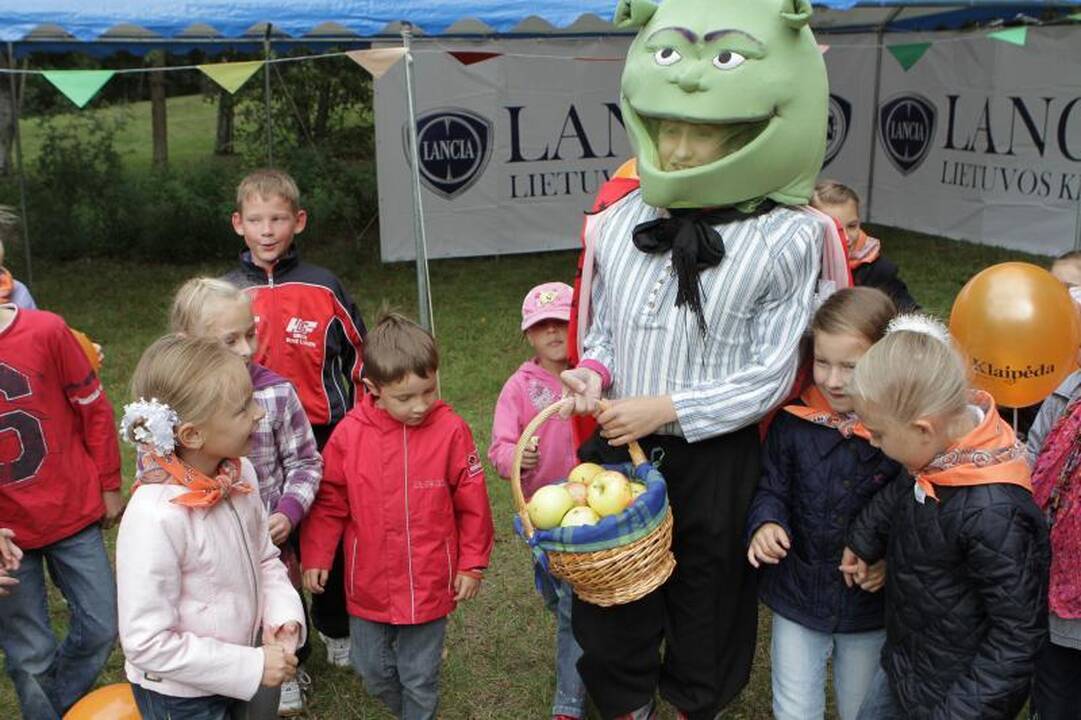 Šeimos laisvalaikį leido Rudens linksmybių šventėje