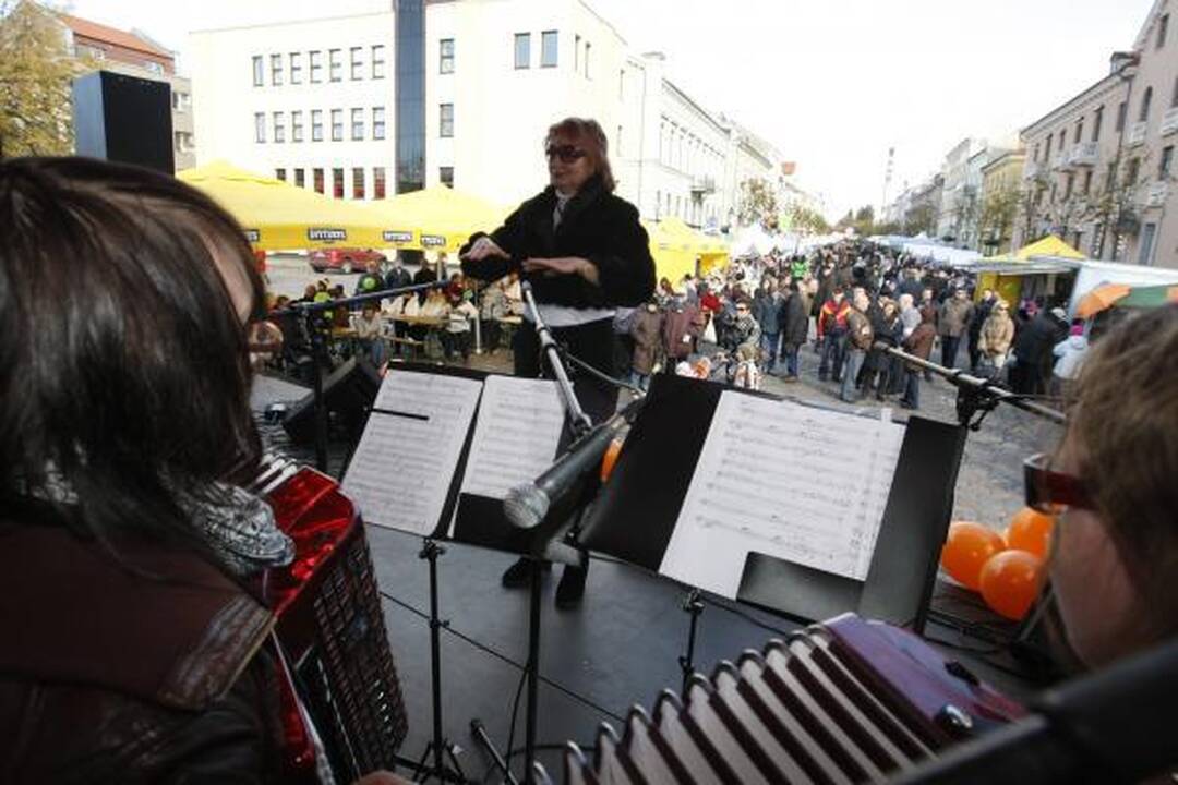 "Klaipėdos" jubiliejų miestiečiai šventė "Saulėto rudens" šventėje 