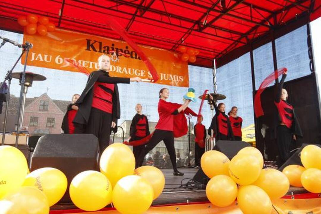"Klaipėdos" jubiliejų miestiečiai šventė "Saulėto rudens" šventėje 