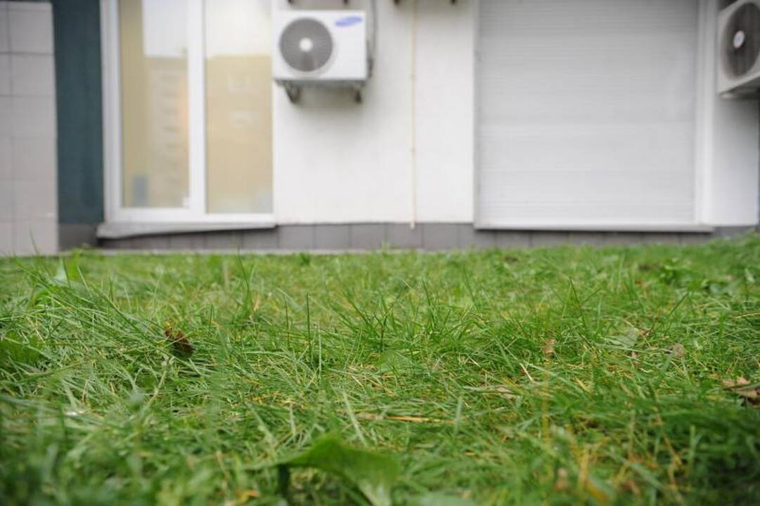 Vilniuje užsimušė iš aštunto aukšto balkono iškritę du jaunuoliai