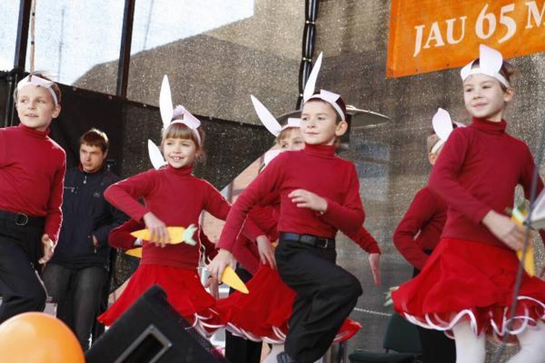 "Klaipėdos" jubiliejų miestiečiai šventė "Saulėto rudens" šventėje 
