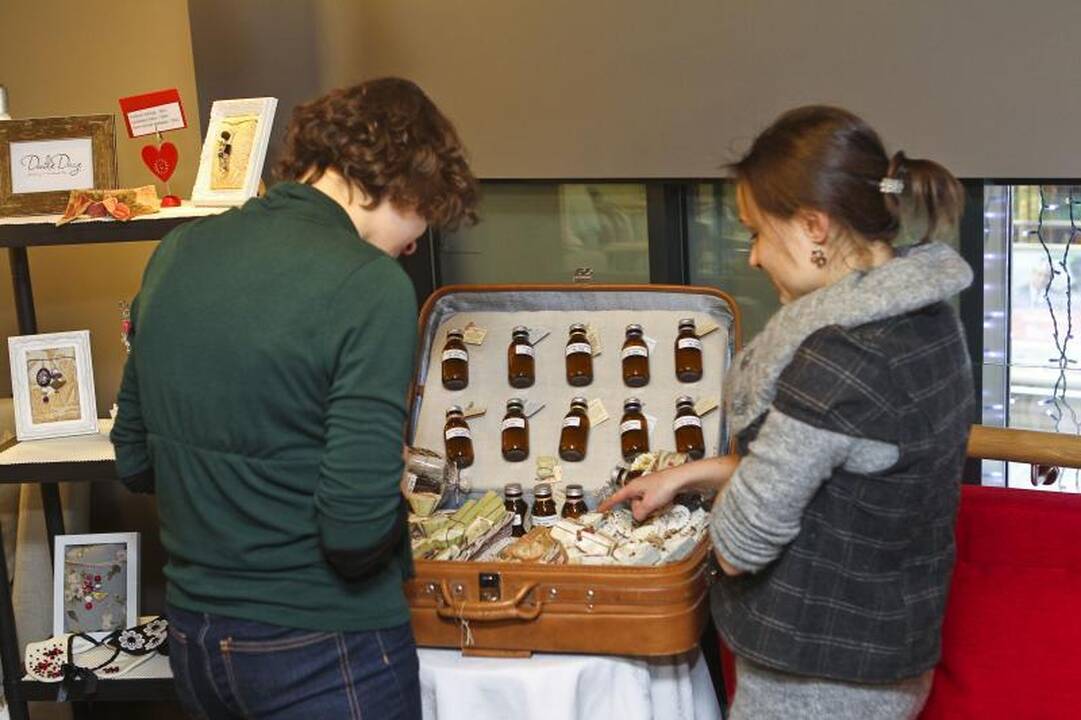 Kūrybinių smulkmenų mugėje – originalios Kalėdų dovanos