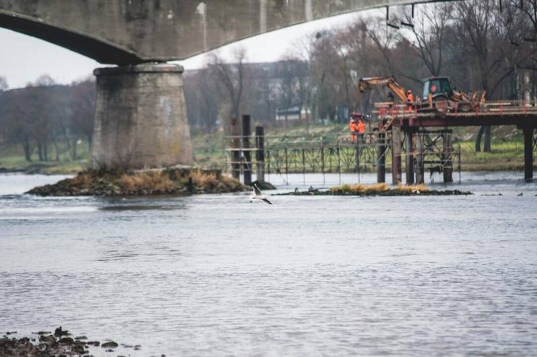 Panemunės tiltą išdraskė sprogimas, laukia dar penki bandymai