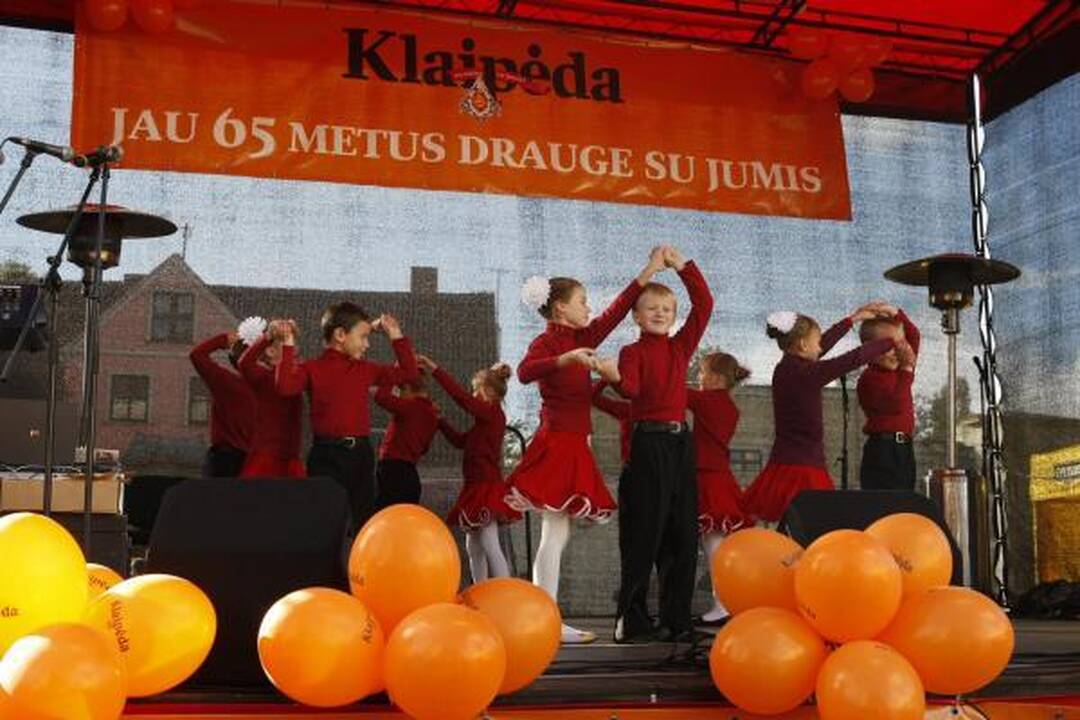 "Klaipėdos" jubiliejų miestiečiai šventė "Saulėto rudens" šventėje 