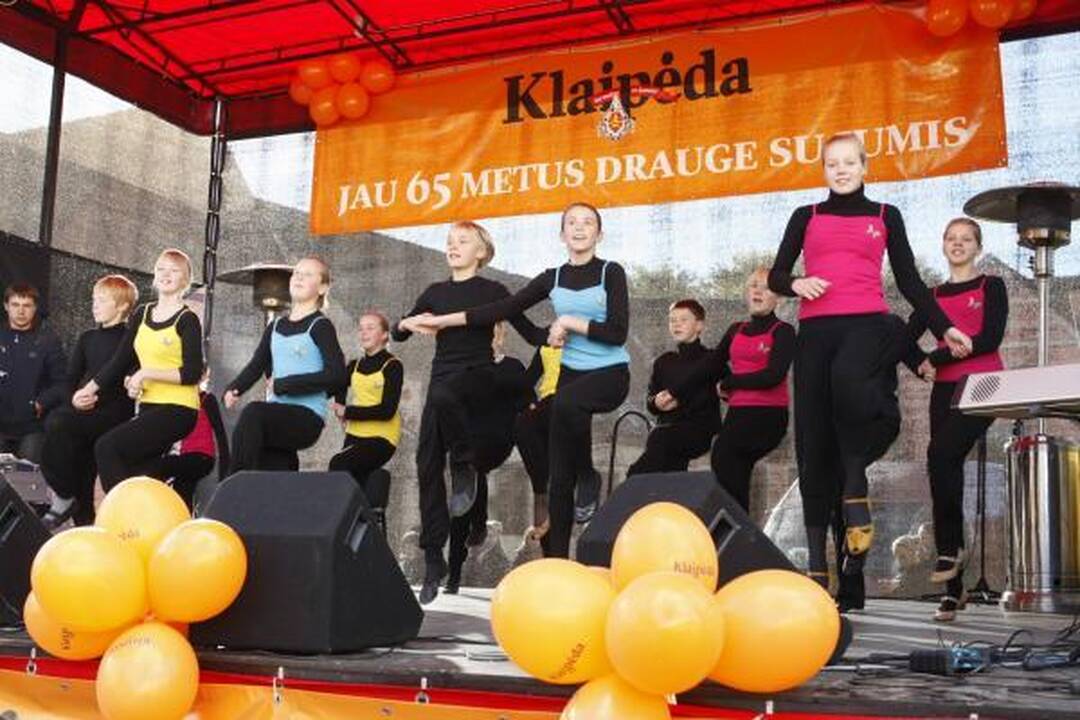 "Klaipėdos" jubiliejų miestiečiai šventė "Saulėto rudens" šventėje 