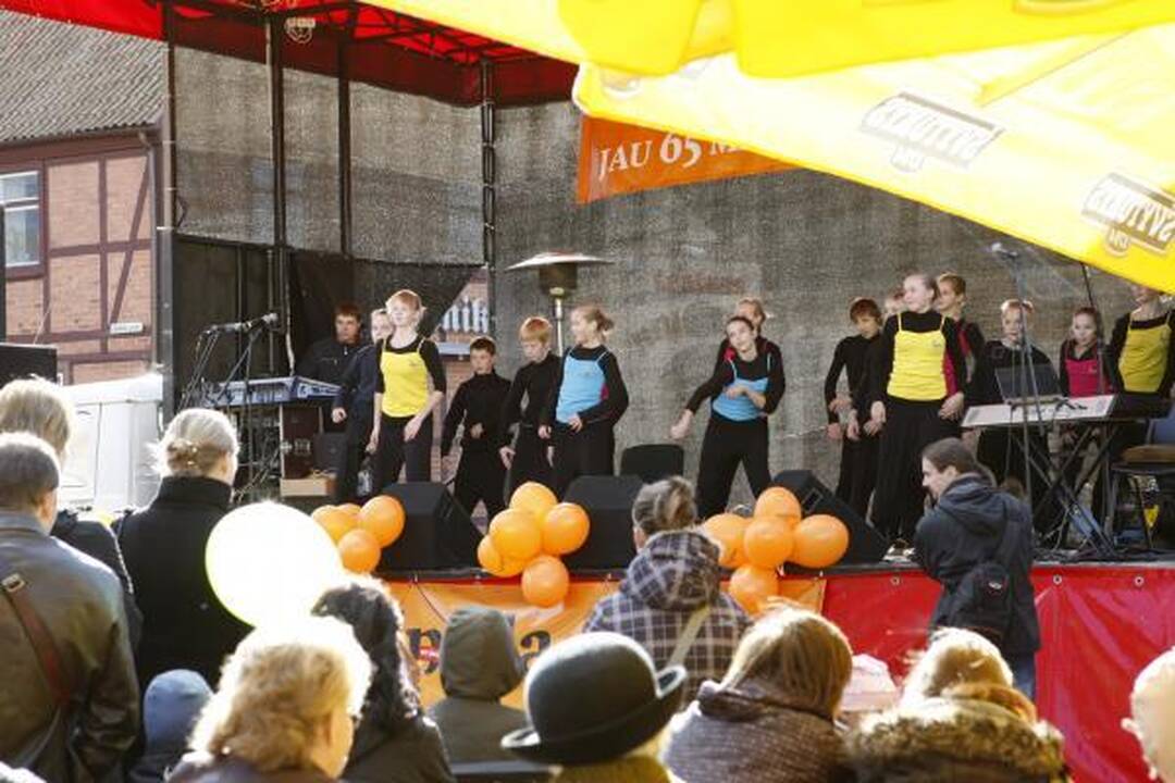 "Klaipėdos" jubiliejų miestiečiai šventė "Saulėto rudens" šventėje 