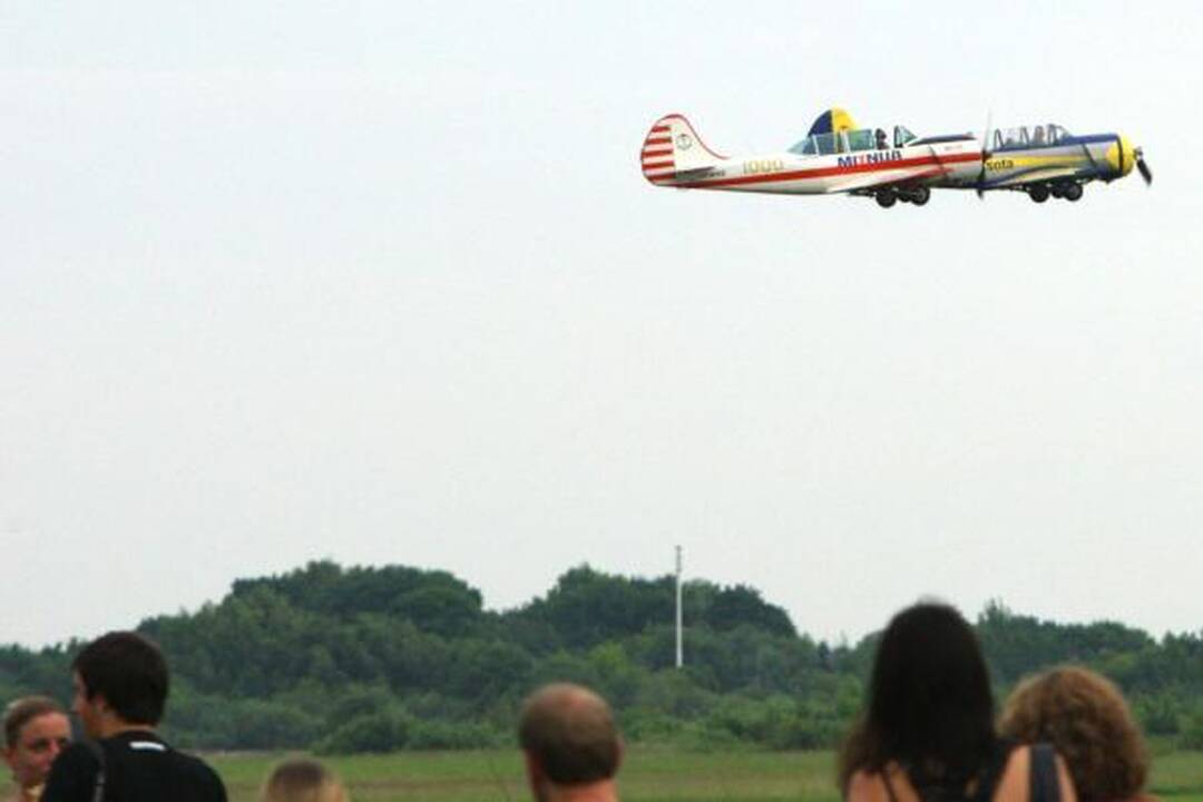 Architektų desantas nutūpė aerodrome