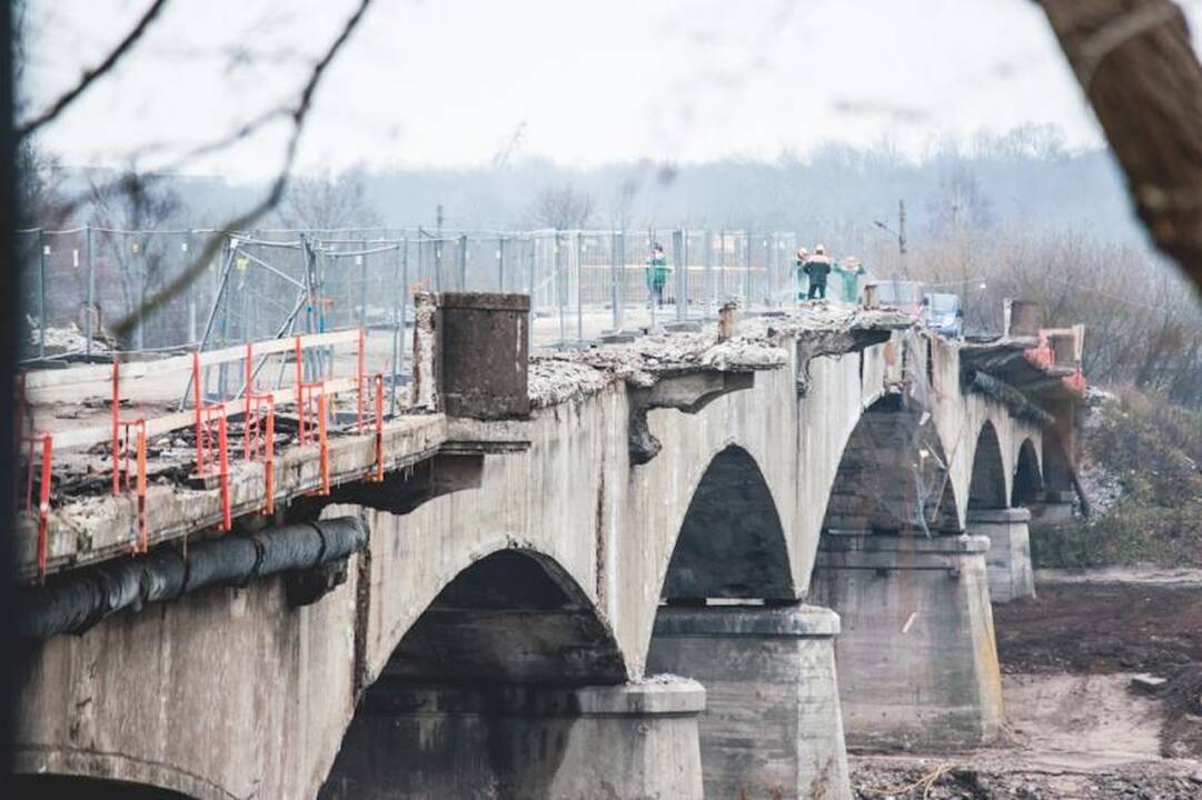 Panemunės tiltą išdraskė sprogimas, laukia dar penki bandymai