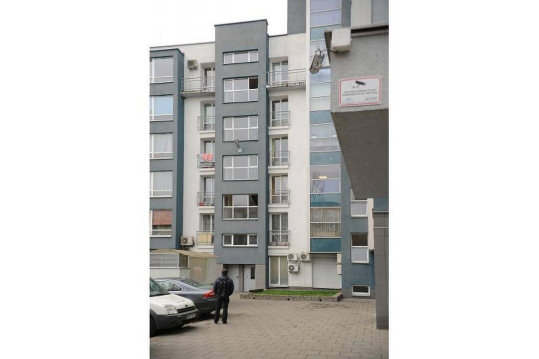 Vilniuje užsimušė iš aštunto aukšto balkono iškritę du jaunuoliai