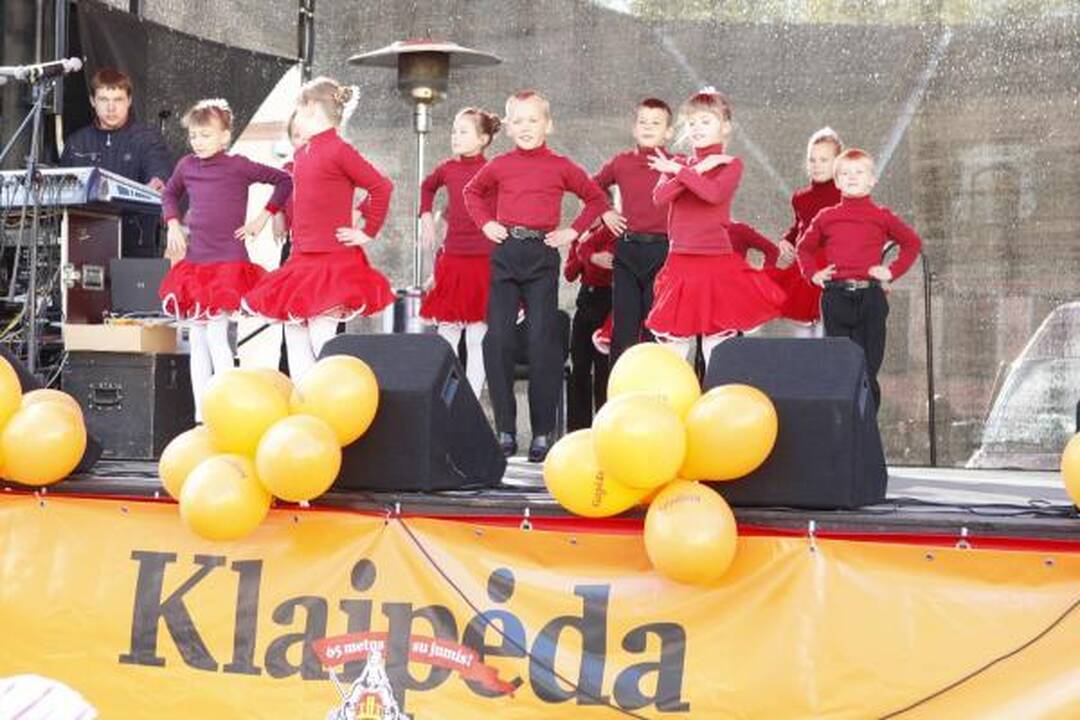 "Klaipėdos" jubiliejų miestiečiai šventė "Saulėto rudens" šventėje 