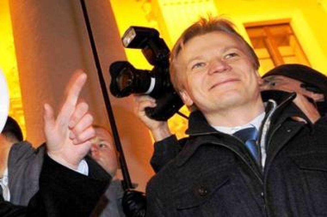 Ekskandidatui į Baltarusijos prezidentus uždrausta reikšti viešus pareiškimus