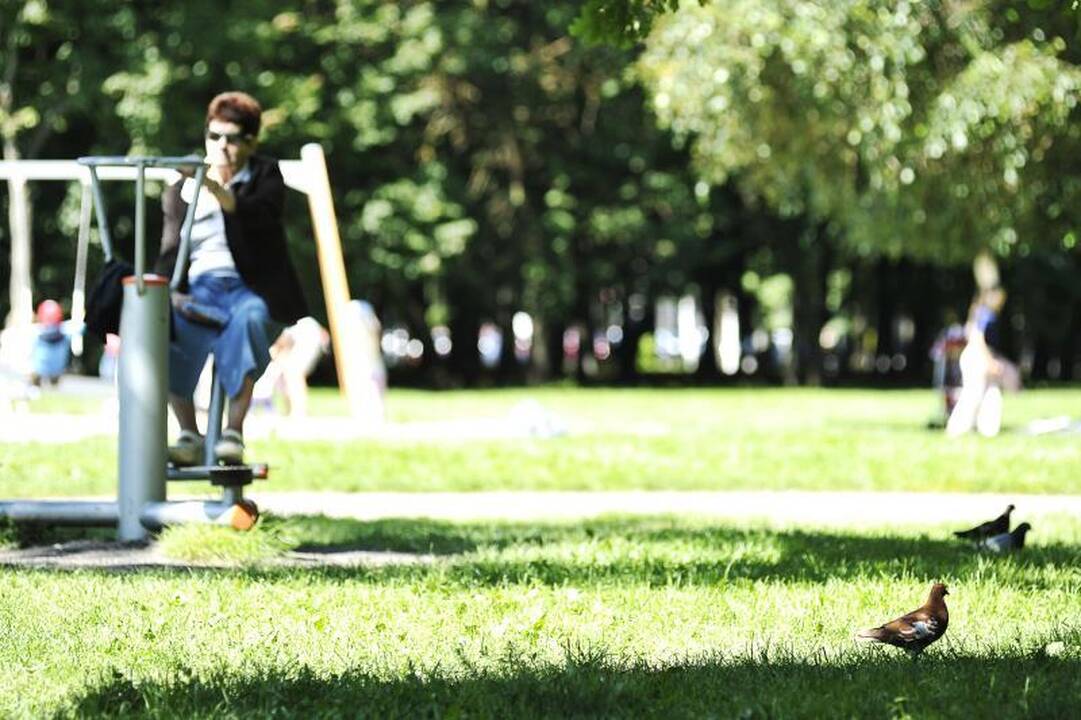 Kauniečiai traukia sportuoti į miesto parkus