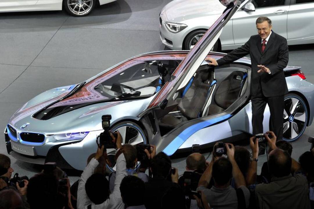 BMW iš Frankfurto: „i8“ - velniškai pašėlęs ekologiškas ryklys