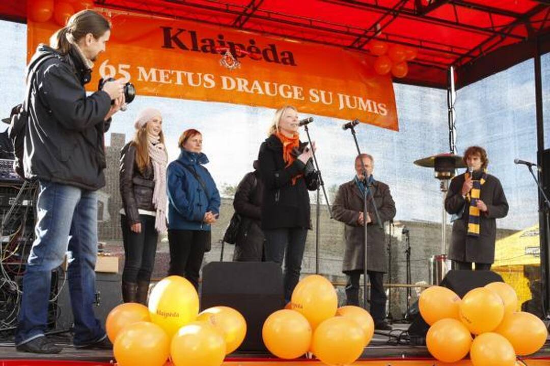 "Klaipėdos" jubiliejų miestiečiai šventė "Saulėto rudens" šventėje 