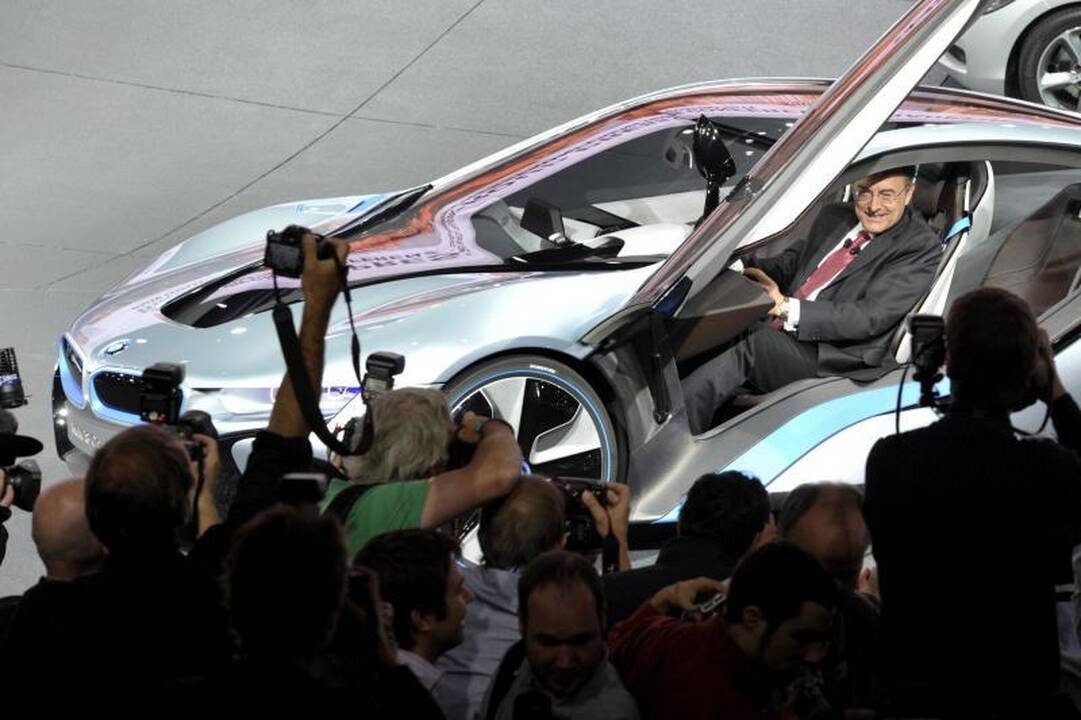 BMW iš Frankfurto: „i8“ - velniškai pašėlęs ekologiškas ryklys