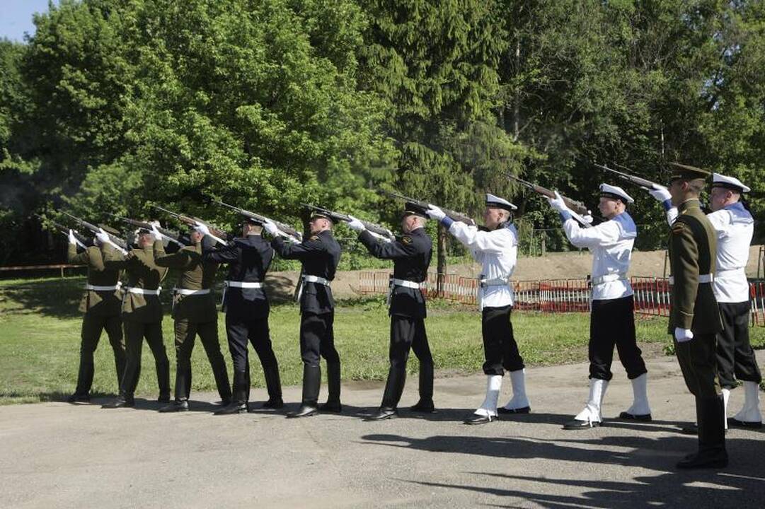 Kaune atidengtas paminklas Jonui Pauliui II