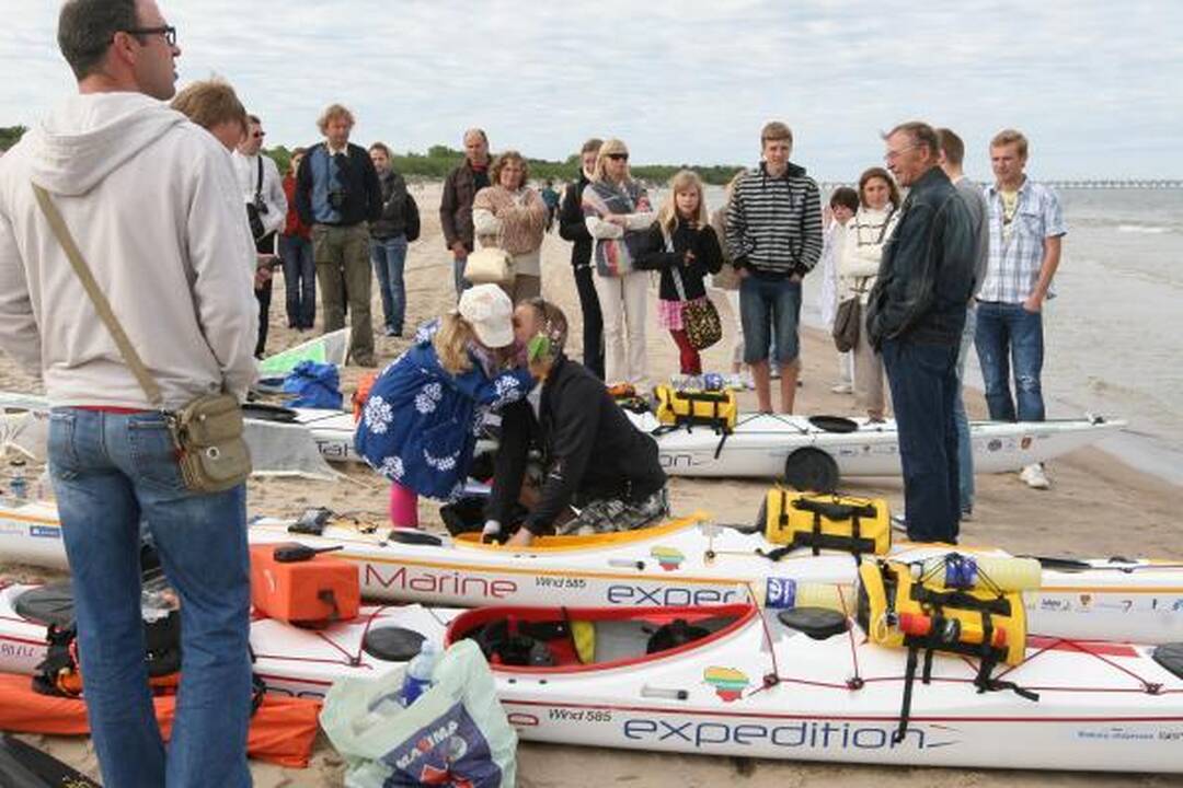 Baltijos jūrą baidarėmis klaipėdiečiai tikisi įveikti per keturias paras