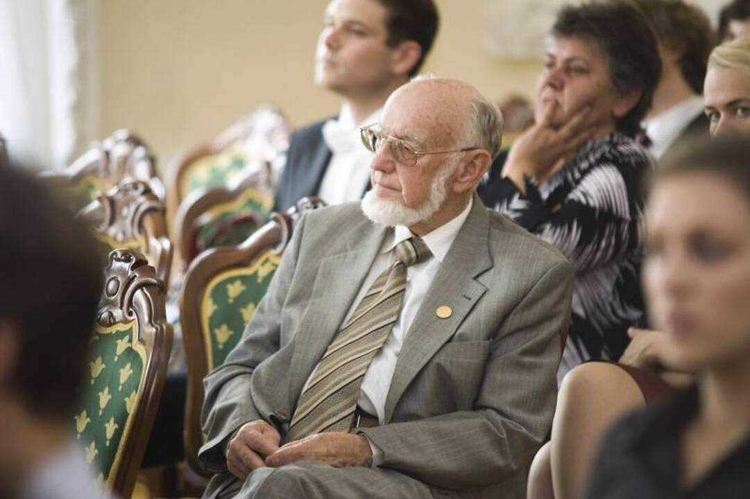 Istorinis įvykis: VDU atidarė atstovybę Vašingtone