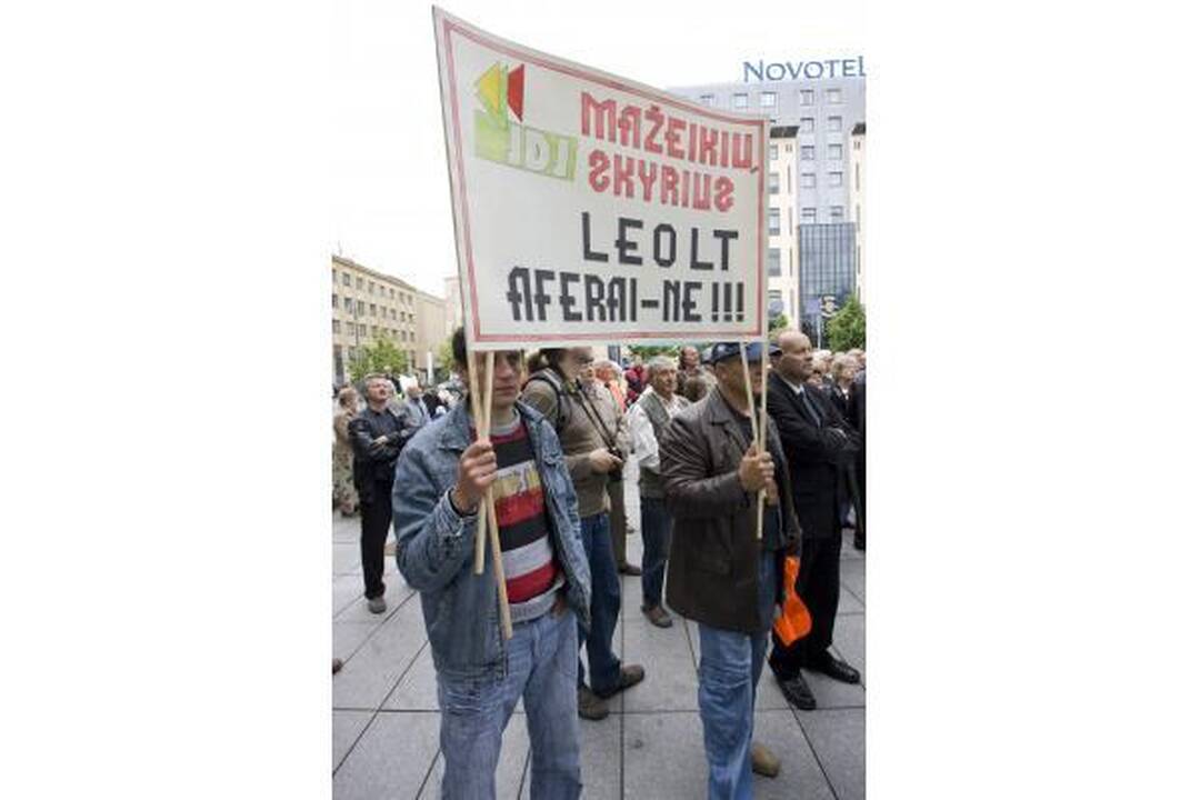 Mitinge prie Vyriausybės - 300 žmonių