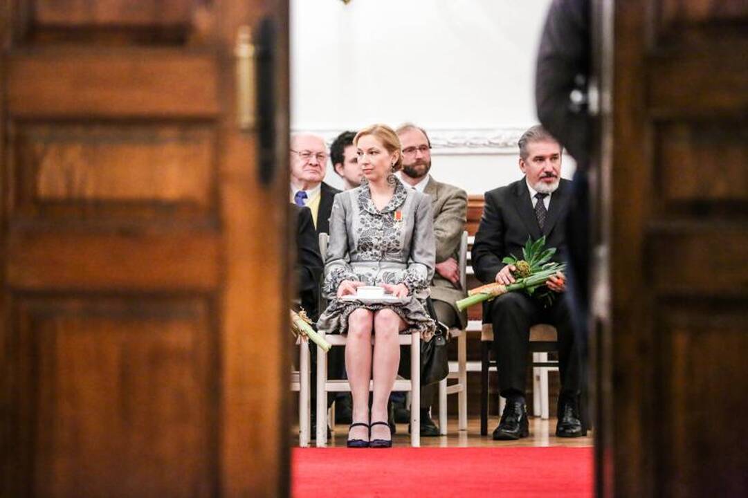 Rotušėje dešimčiai kauniečių išdalyti Santakos garbės ženklai
