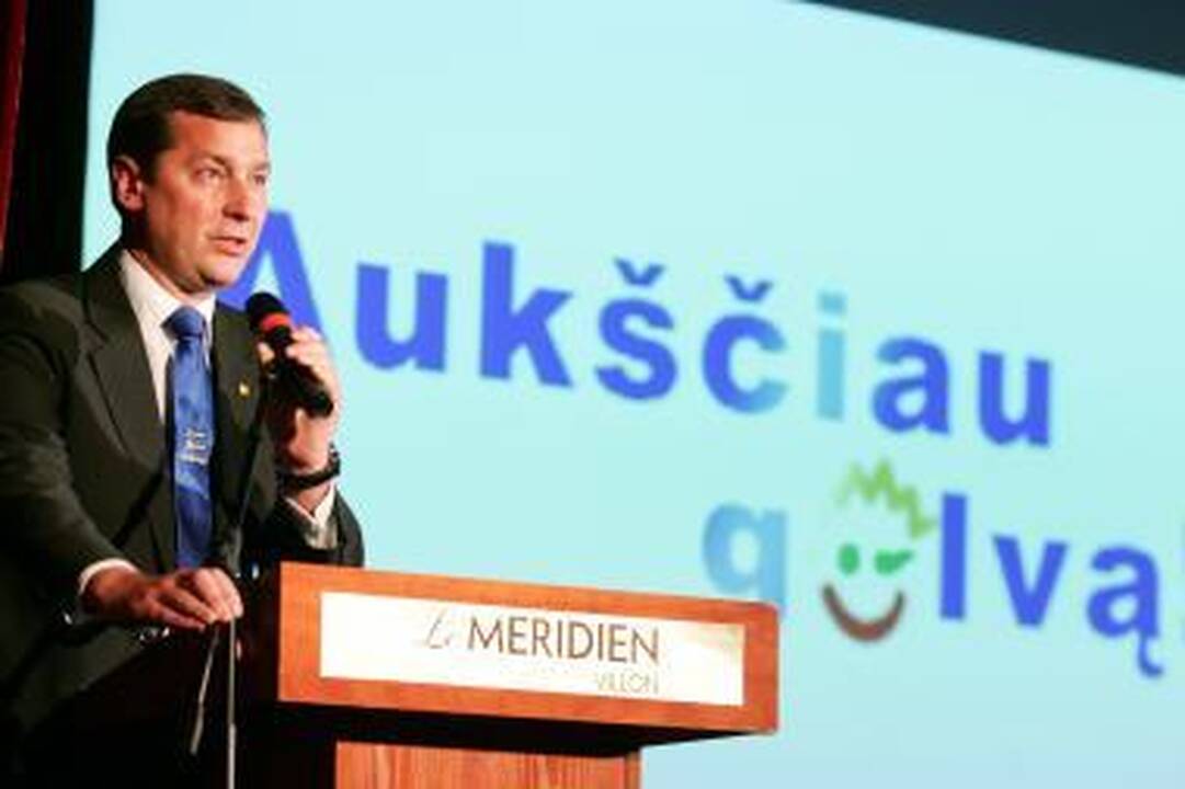 Liberalcentristai partijos pirmininką renka už uždarų durų 